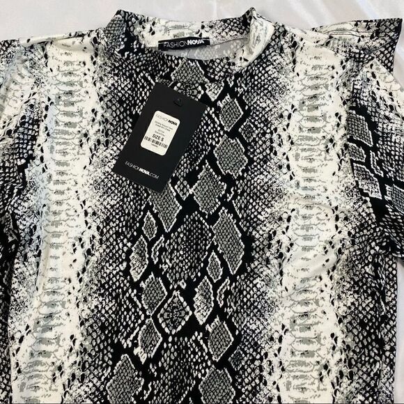 NWT Fashion Nova Strolling Around Town Snake Mini Dress - Picture 7 of 9